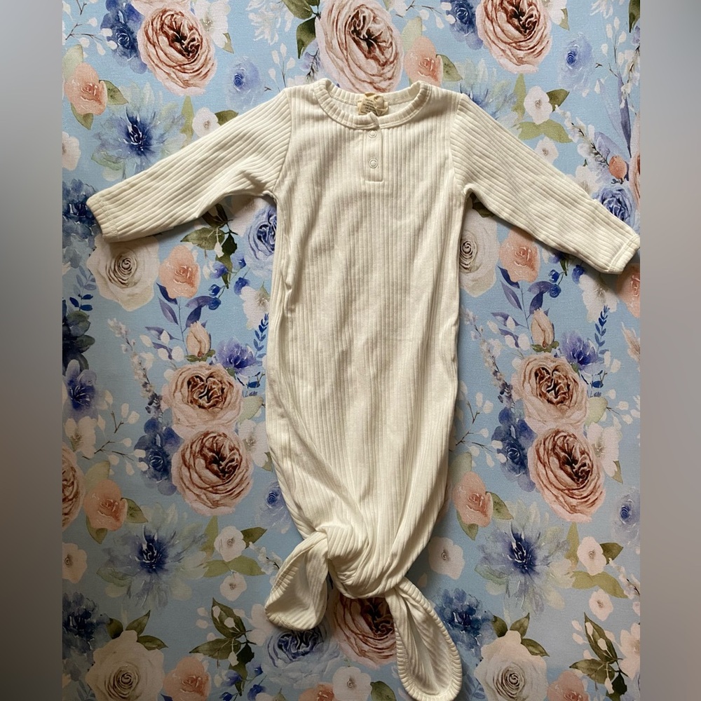 Brand new without tags Baby Dren knotted gown